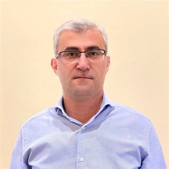 Арам Акопян