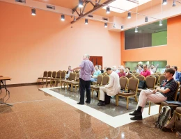 Կարմիր ցուցասրահ (Էլիտ Պլազա բիզնես համալիր)