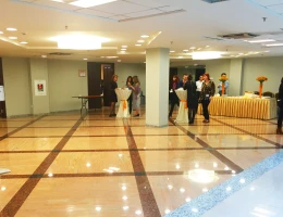 Կարմիր ցուցասրահ (Էլիտ Պլազա բիզնես համալիր)