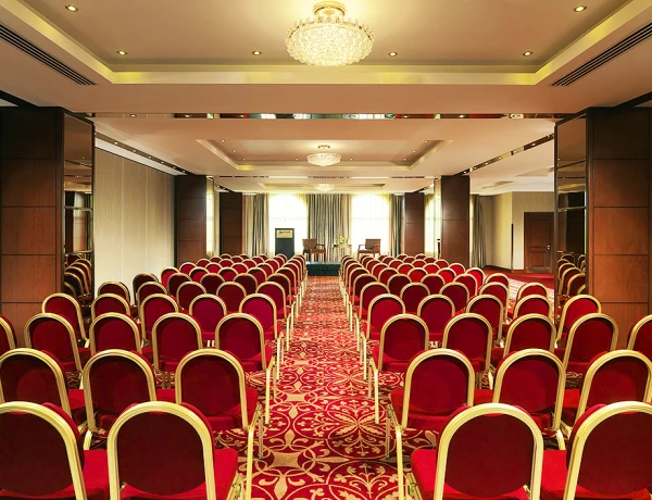 Kombinierte Halle Ararat (Hotel Armenia Marriott)