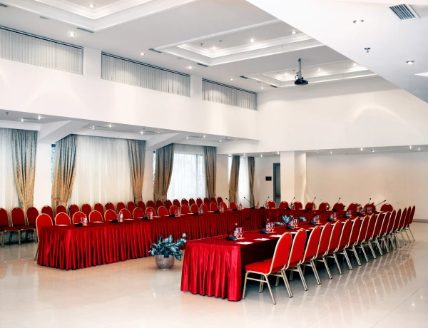 Ani-Halle (Hotel Ani Plaza)