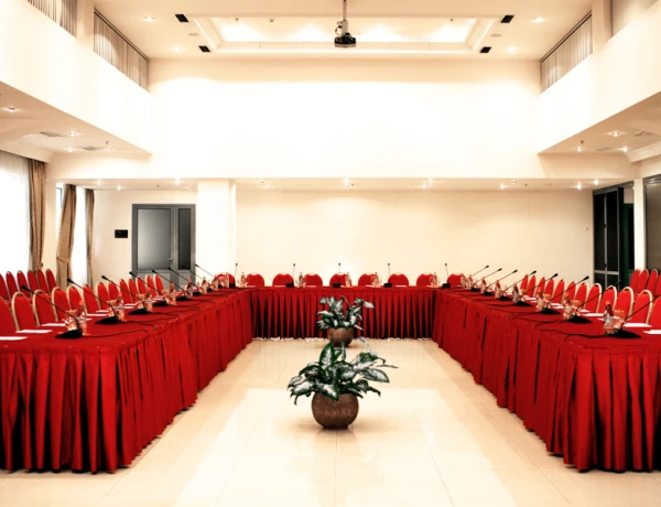 Ani-Halle (Hotel Ani Plaza)