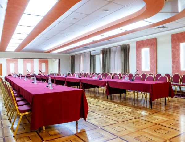 Sala Paruyr Sevak (Hotel President)