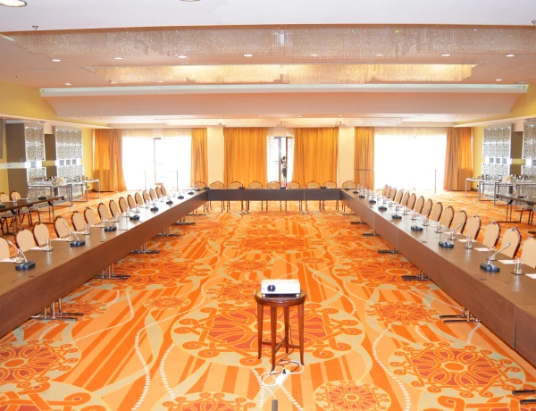 Masis-Halle (Hotel Zaghkadsor Marriott)