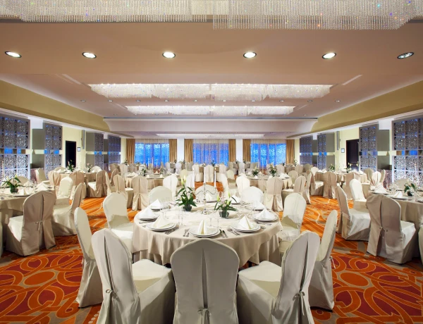 Masis-Halle (Hotel Zaghkadsor Marriott)