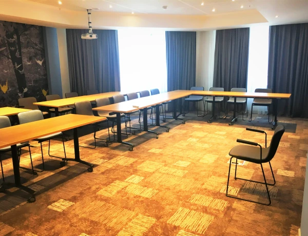 Salle Karin (Hôtel Ibis Erevan Center)