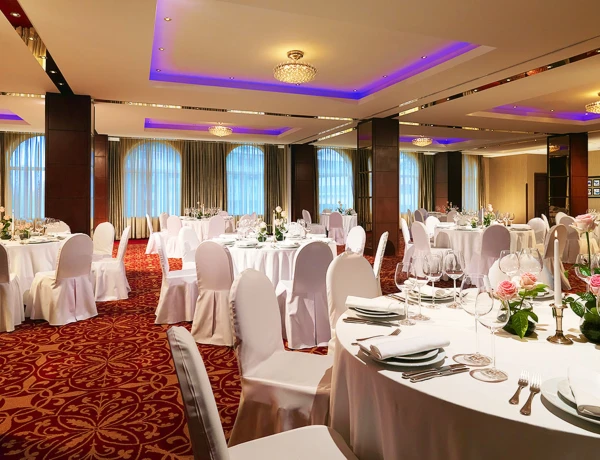 Kombinierte Halle Ararat (Hotel Armenia Marriott)