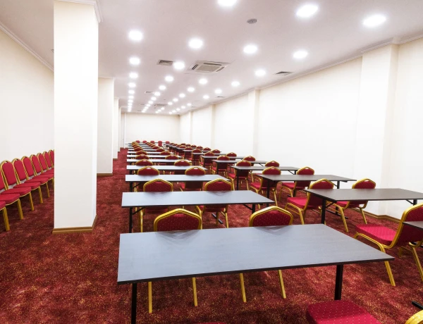 Große Halle (Hotel Ani Grand)