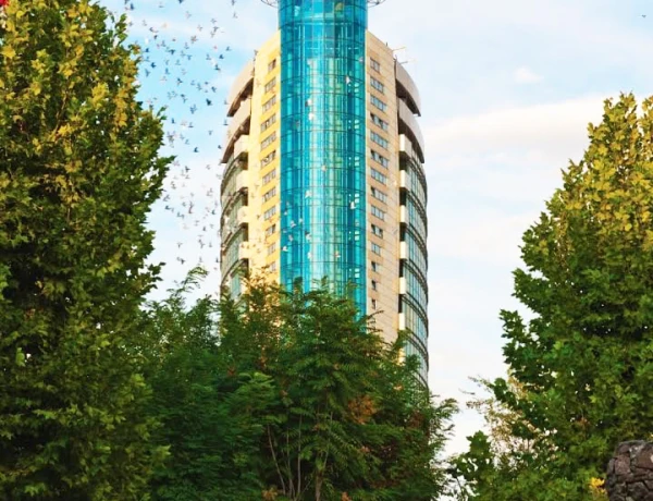 Rote Messehalle (Businesszentrum Elite Plaza)