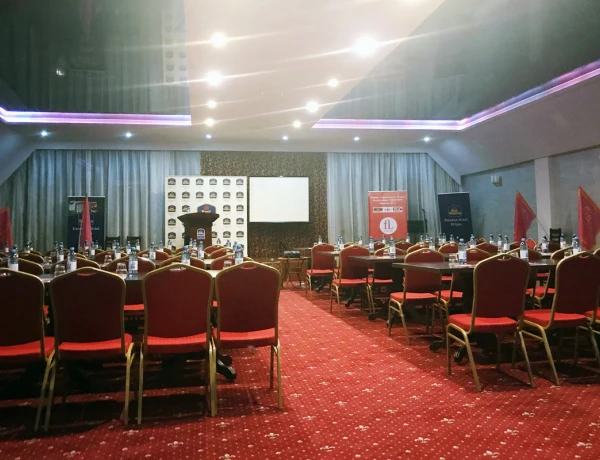 Sala principale (Best Western Plus Paradise Hotel Diligian)