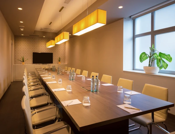 Sala Chicago (Hotel DoubleTree by Hilton Yerevan City Centre)