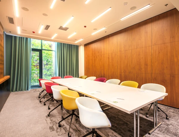 Salle Ani (Hôtel Holiday Inn Erevan – Republic Square)