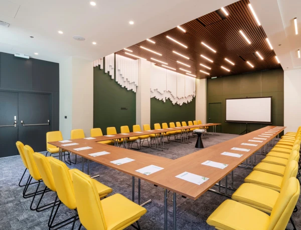 Eriwan-Halle (Hotel Holiday Inn Eriwan – Republic Square)