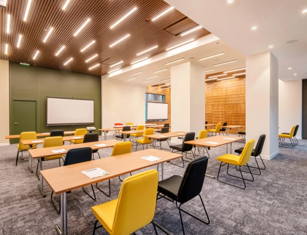 Eriwan-Halle (Hotel Holiday Inn Eriwan – Republic Square)