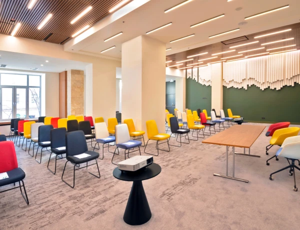 Eriwan-Halle (Hotel Holiday Inn Eriwan – Republic Square)