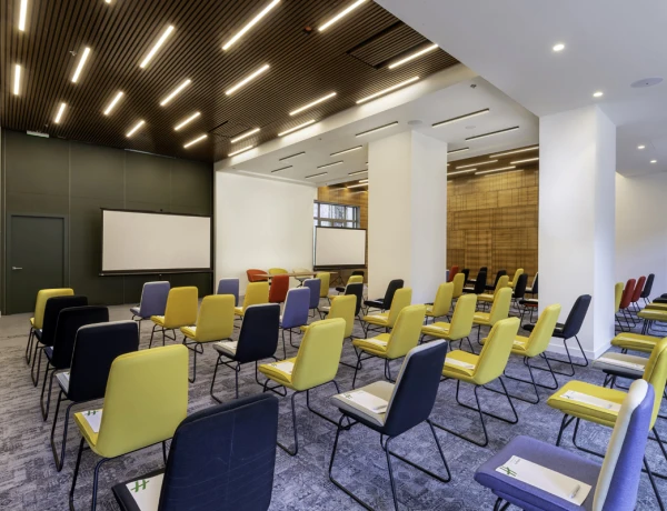 Eriwan-Halle (Hotel Holiday Inn Eriwan – Republic Square)