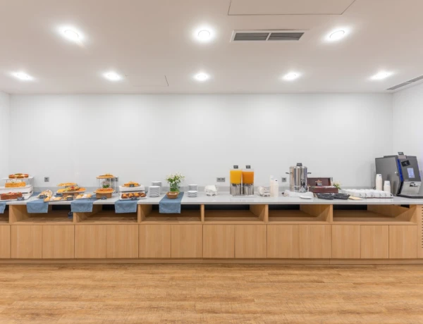 Sala Masis (Hotel Holiday Inn Express Yerevan)